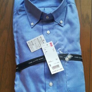 S サイズ　UNIQLO　ワイシャツ