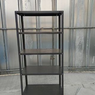 黒いラック（すこしグレー）