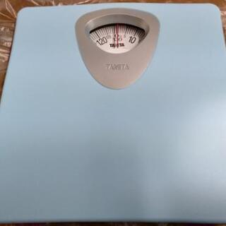 新品・未使用　爽やかカラーな体重計の画像