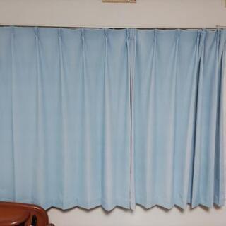 カーテンの画像