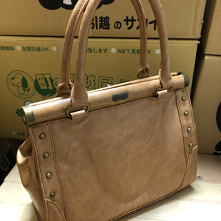 37)アクシーズ　バック　ベージュの画像