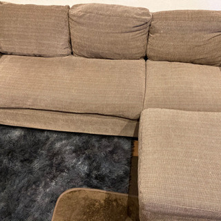 早々に購入決まりました沢山のご連絡有難う御座ました❗️ソファー🛋3人掛け&オットマン付の画像