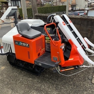 トラクター、コンバイン、耕運機など様々な中古農機具を販売しています！