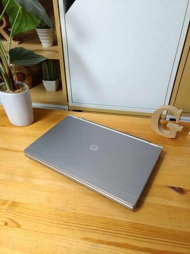corei5メモリ8GのスーパーPC★　高級感のあるシルバーのHP、Elitebook♪　 美品！　12.1インチのコンパクト軽量タイプで持ち運び便利☆　　最新Windows10・64Bit☆　高速★　　　　ノートパソコン　無線LAN　Wi-Fi対応