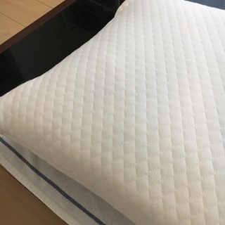 ニトリ　枕　まくら　ウレタン　寝具　nitori シンプルの画像