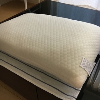 ニトリ　枕　まくら　ウレタン　寝具　nitori シンプルの画像