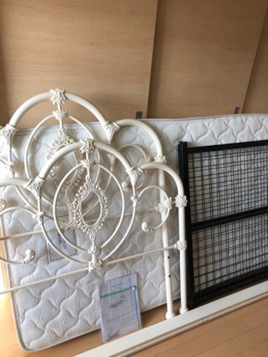 LAURA ASHLEYローラアシュレイ　シングルベッドフレーム