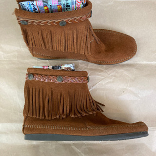 ミネトンカ　ショートブーツの画像