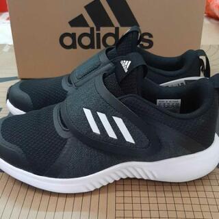 adidas　キッズ　スニーカー　ブラックベース　新品　アディダ...