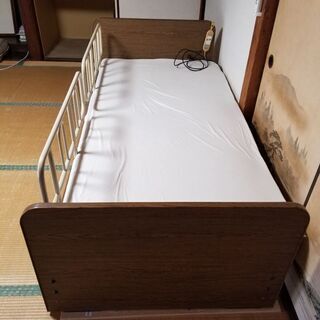 介護ベッド　フランスベッドFRANCEBED　電動　20万以上→1万円の画像