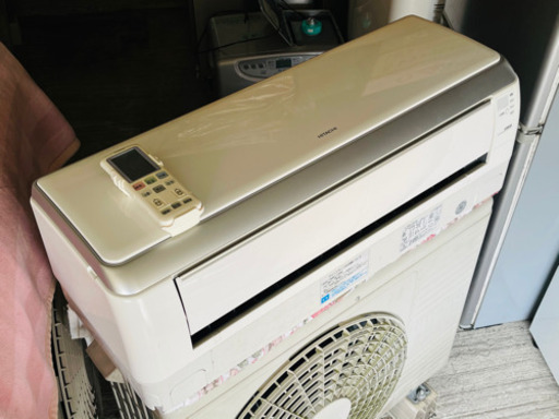 特価！！3ヶ月保証！！ 日立 ステンレス白くまくん RAS-SV22A 冷暖房エアコン！6畳～8畳用！お掃除ロボ搭載！！分解清掃渡し！