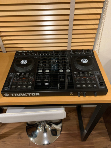 DJ Turntable Traktor Kontrol S4 (値下げしました)