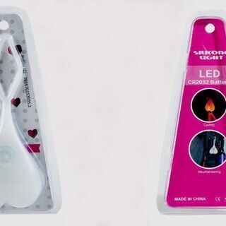 自転車 テールライト レインボー☆ 虹色 ハート型LEDライト ハート 桃型  登山 夜の歩行 マウンテンバイク ロードバイク LED シリコン 防水加工で安心 安心安全対策 可愛い♫ 新品 ☆未使用☆の画像