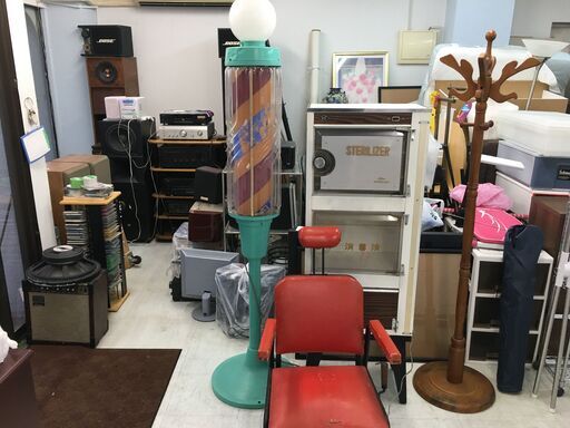 昭和レトロ散髪屋　サインポール　椅子　消毒ボックス！！！