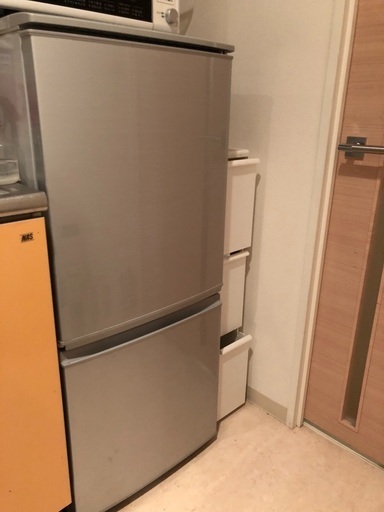 SHARP 単身用冷蔵庫　137L