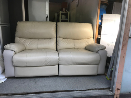 【取引中】ニトリ　電動リクライニング　ソファ　2P  2人掛け　本革