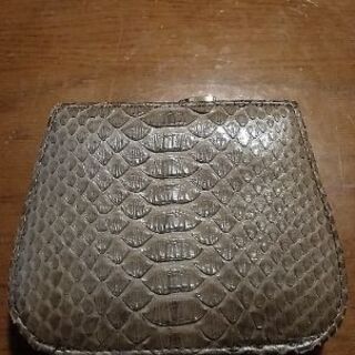 iii  sanpoパイソン2つ折り財布お譲り先決定