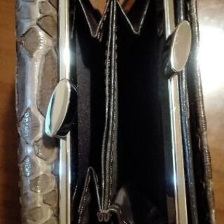 iii  sanpoパイソン2つ折り財布お譲り先決定の画像