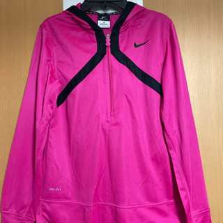 【受け渡し先決定】NIKE パーカー　ドライフィット
