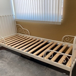 【売約決定】イケアIKEA 子供用伸長式ベッドフレームとすのこ ...