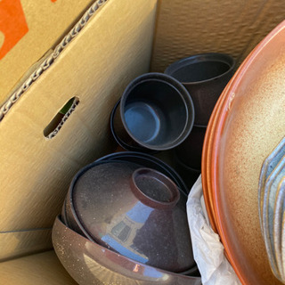 飲食店から引き上げた食器　鍋　皿の画像