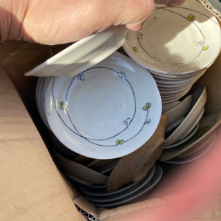 飲食店から引き上げた食器　鍋　皿の画像