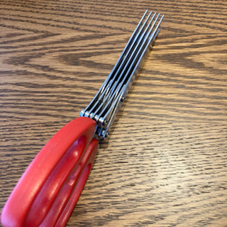 シュレッダー　ハサミの画像