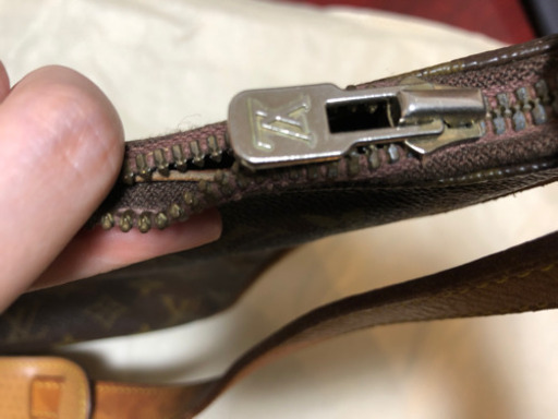 【ブランド】Louis Vuitton ショルダーバック