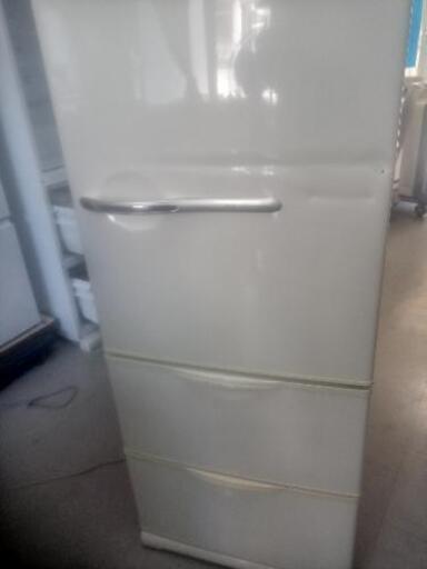 ②アクア冷蔵庫255 L 別館倉庫浦添市安波茶2-8-6に置いてます
