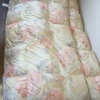 羽毛布団1枚　掛け布団1枚　毛布1枚　お譲りしますの画像