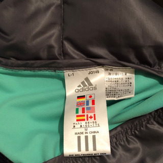 アディダス  ダウンジャケットの画像