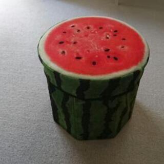 可愛いスイカの物入れスツール