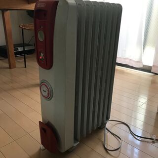 DeLonghiデロンギ 1200Wオイルヒーター H77081...