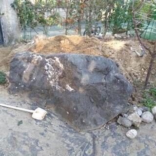 大きな庭石