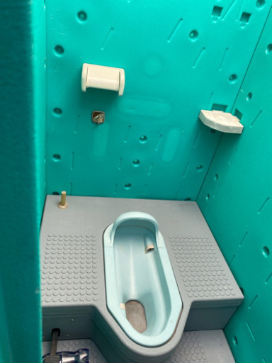 仮設トイレ　中古だけど綺麗