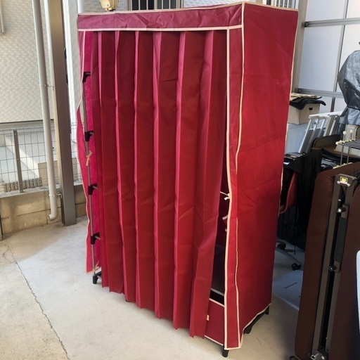 【中古】ニトリ ワードローブ（赤）