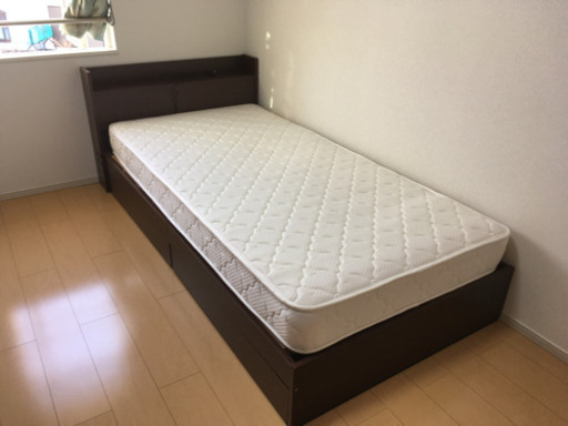 【先約済】組立シングルベッド☆コンセント付き☆