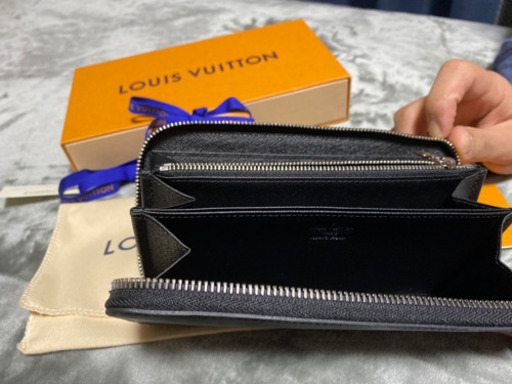 ルイヴィトン 長財布　ジッピー・ウォレット