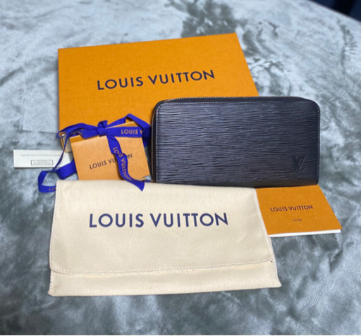 ルイヴィトン 長財布　ジッピー・ウォレット