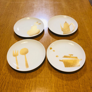 【新品☆未使用】プレート4枚セット　箱付き　北欧風　ナチュラル　シンプルの画像