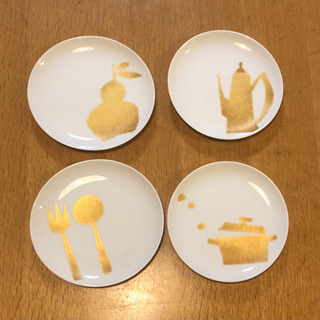 【新品☆未使用】プレート4枚セット　箱付き　北欧風　ナチュラル　シンプルの画像