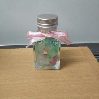 ミニ角瓶の桜(アーティシャルフラワー)のハーバリウム