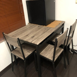 ダイニングセット　テーブル＋イス４脚の画像