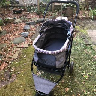 【美品】犬猫ペット用バギー 3輪軽量カートの画像