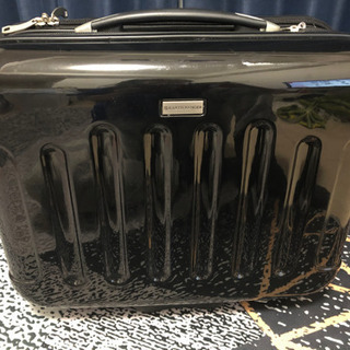 スーツケース