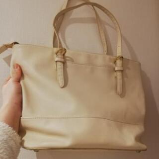 【まとめて引取で無料】白のショルダーバッグ