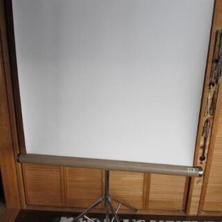 お話中　値下げ　プロジェクタースクリーン　三脚式　120㎝✖120㎝