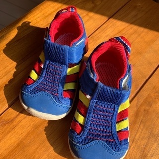 子供用　シューズの画像