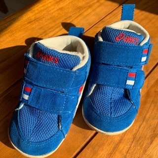 子供用　シューズの画像