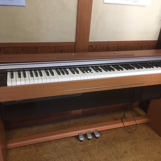 電子ピアノ　CASIO PX-800  中古　美品　　椅子、メトロノーム付き